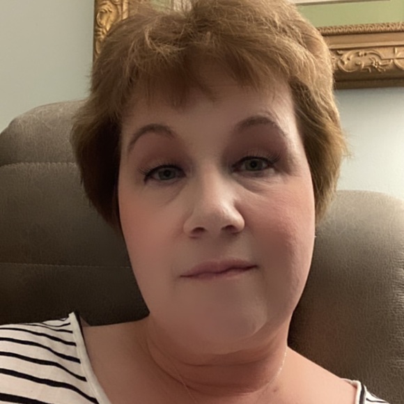 Meet your Posher, Rebecca - Picture 1 of 2